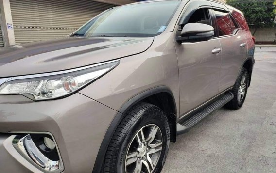 Selling Silver Toyota Fortuner 2019 in Manila-1