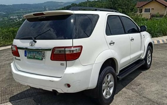 White Toyota Fortuner 2011 for sale in Antipolo-4