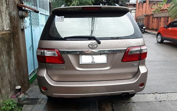Brown Toyota Fortuner 2011 for sale in Quezon-4
