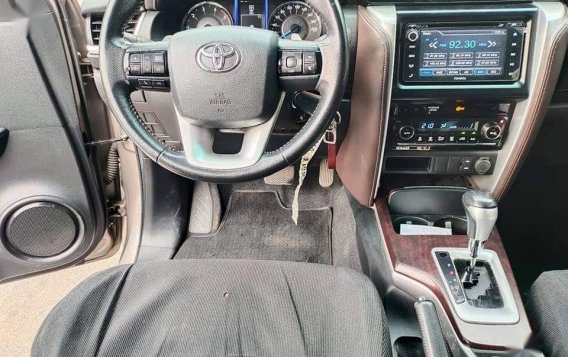 Selling Silver Toyota Fortuner 2019 in Manila-9