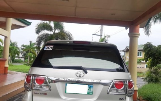 Pearl White Toyota Fortuner 2012 for sale in Muntinlupa-1