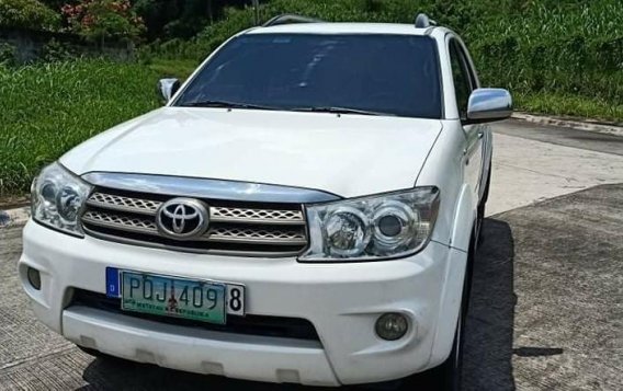 White Toyota Fortuner 2011 for sale in Antipolo-9