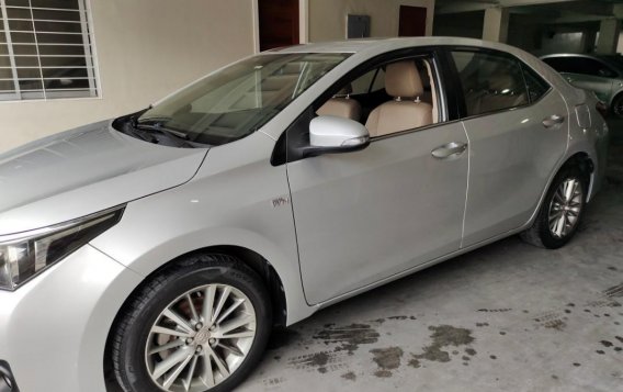 Brightsilver Toyota Altis 2015 for sale in Pasay-1