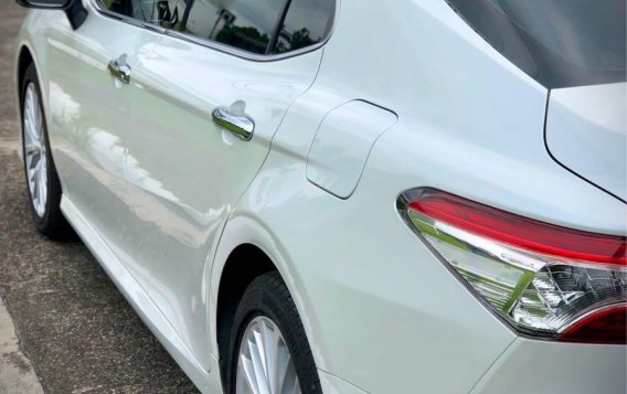 Selling Pearl White Toyota Camry 2019 in Parañaque-6