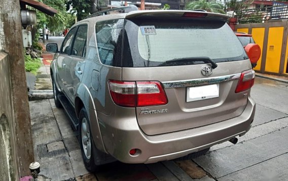 Brown Toyota Fortuner 2011 for sale in Quezon-5