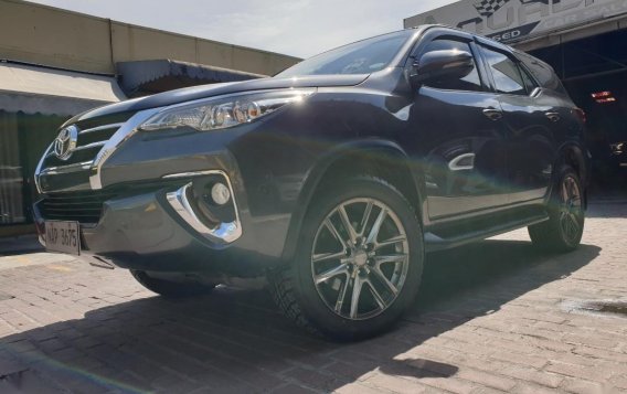 Silver Toyota Fortuner 2018 for sale in Pasig-1