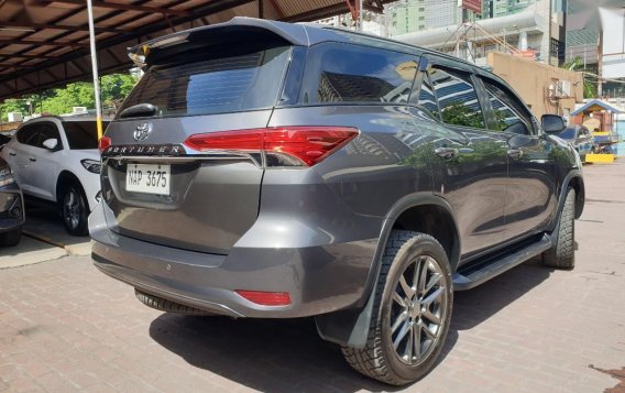 Silver Toyota Fortuner 2018 for sale in Pasig-2