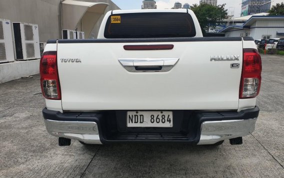 Selling White Toyota Hilux 2017 in Pasig-4