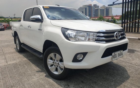 Selling White Toyota Hilux 2017 in Pasig