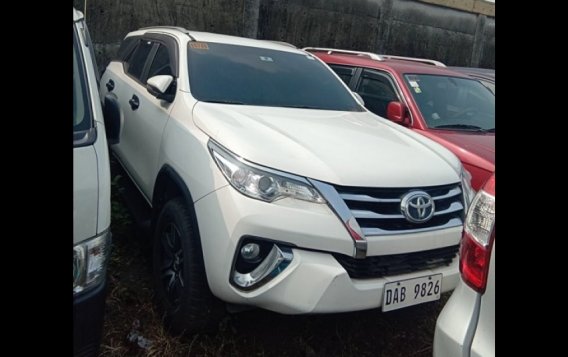 Selling White Toyota Fortuner 2018 in Caloocan