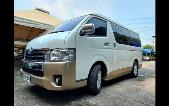 Selling White Toyota Hiace 2015 in Cainta