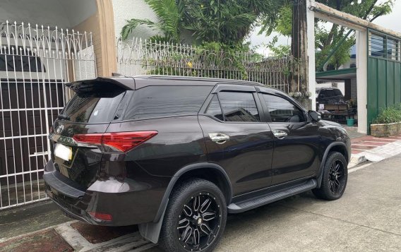 Selling Black Toyota Fortuner 2017 in Manila-5
