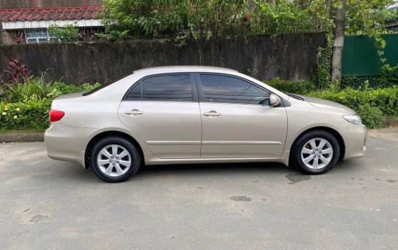 Selling Brightsilver 2013 Toyota Altis in Quezon-4