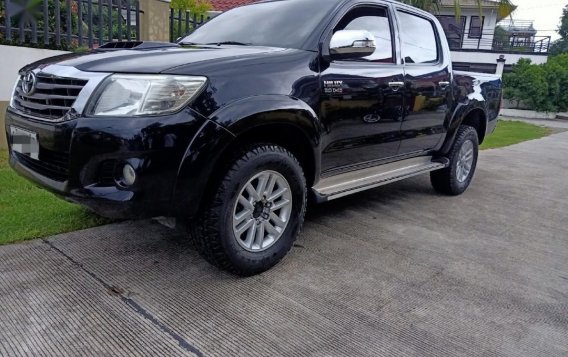 Selling Black Toyota Hilux 2015 in Apalit-1