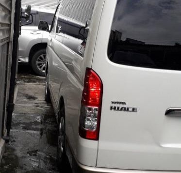 Selling White Toyota Hiace 2017 in Quezon-7