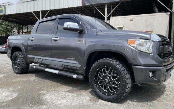 Selling Toyota Tundra 2017 in Pasig