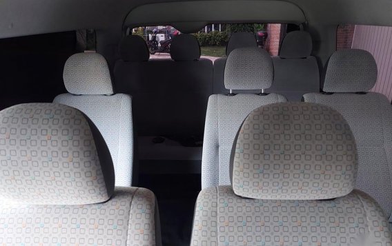 Selling Brightsilver Toyota Hiace 2018 in Cainta-5
