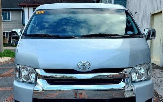 Selling Brightsilver Toyota Hiace 2018 in Cainta-1