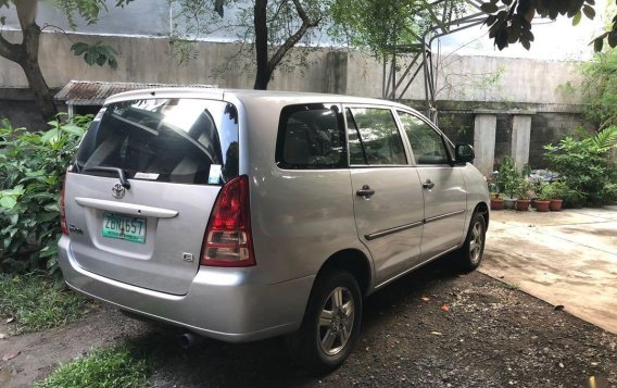 Selling Brightsilver Toyota Innova 2005 in San Juan-2