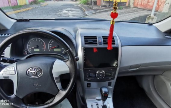 Sell 2012 Toyota Corolla Altis in Manila-9