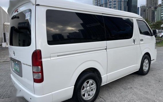 Pearl White Toyota Hiace Super Grandia 2011 for sale in Pasig-5