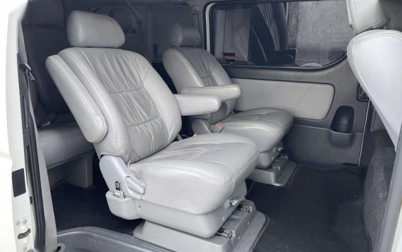 Pearl White Toyota Hiace Super Grandia 2011 for sale in Pasig-4