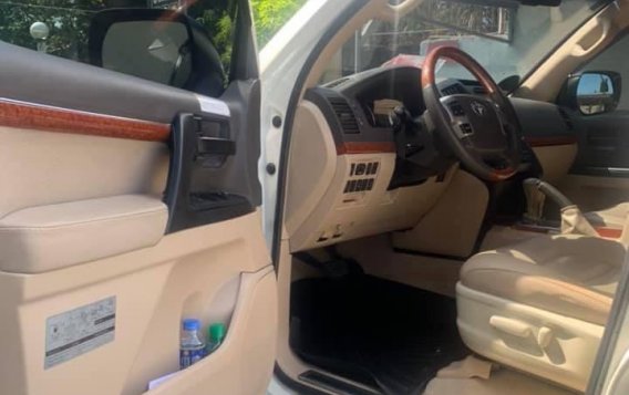 Pearl White Toyota Land Cruiser 2015 for sale in Imus-7