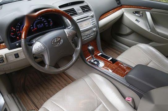 Sell Silver 2010 Toyota Camry in Quezon City-7