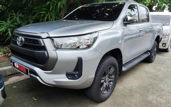 Selling Brightsilver Toyota Hilux 2021 in Quezon