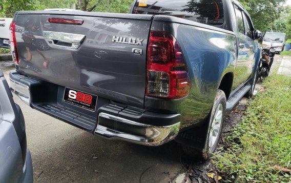 Selling Silver Toyota Hilux 2020 in Quezon-1