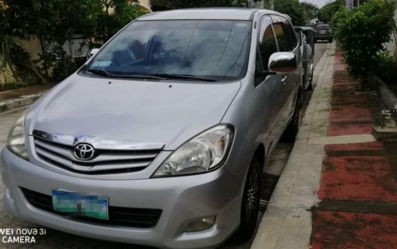 Silver Toyota Innova 2010 for sale in Caloocan -2