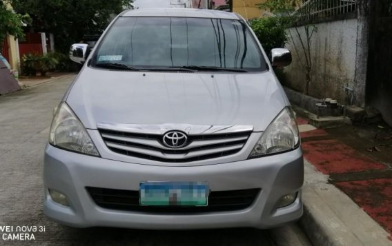 Silver Toyota Innova 2010 for sale in Caloocan 