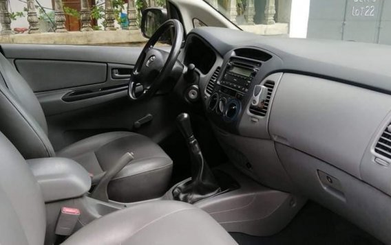 Silver Toyota Innova 2010 for sale in Caloocan -7