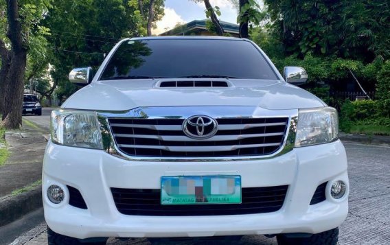 White Toyota Hilux 2013 for sale in Automatic-2