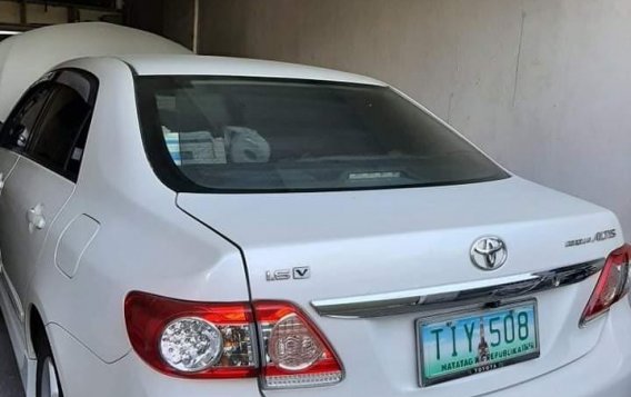 Pearl White Toyota Corolla Altis 2012 for sale in Muntinlupa-7