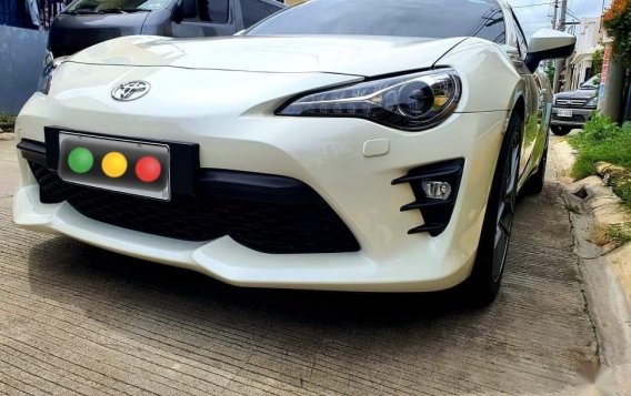 Selling Pearl White Toyota 86 2018 in Biñan-3
