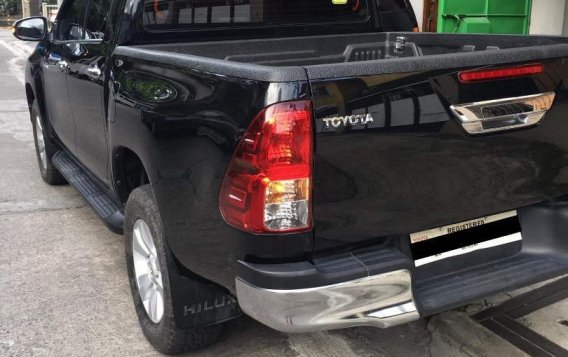 Selling Black Toyota Hilux 2020 in Parañaque-4