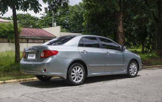 Brightsilver Toyota Corolla Altis 2010 for sale in Quezon-3