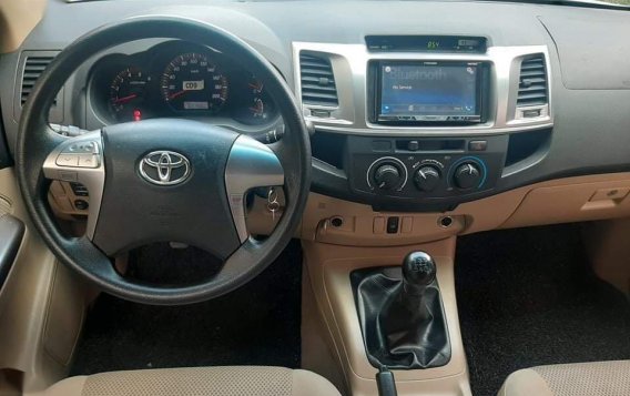Sell White 2015 Toyota Hilux in Quezon City-4