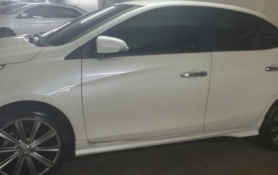 Sell White Toyota Vios in Caloocan