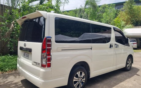 White Toyota Hiace Commuter 2020 for sale in Malabon-2