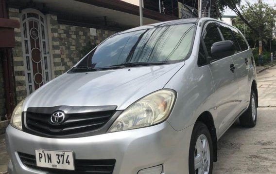 Silver Toyota Innova 2011 for sale in Manual-2