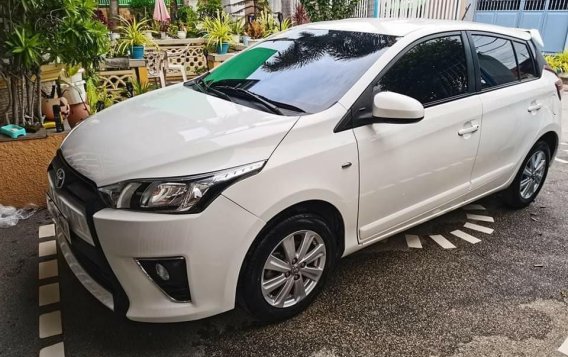 Selling White Toyota Yaris 2017-2