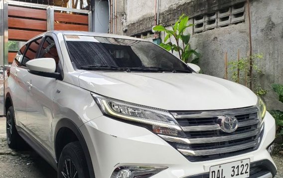 White Toyota Rush 2019 for sale in Quezon City-3