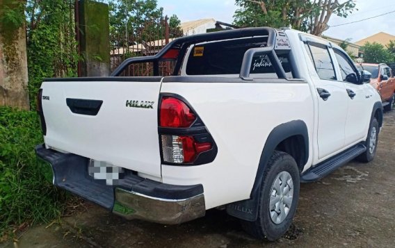 White Toyota Hilux 2017 for sale in Angeles-2
