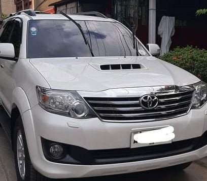 Selling White Toyota Fortuner 2014 in San Mateo