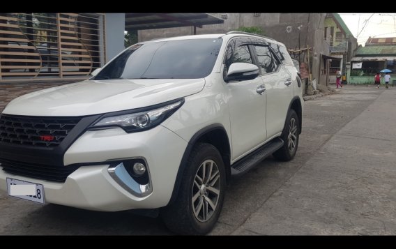 Selling White Toyota Fortuner 2017 in Pasig