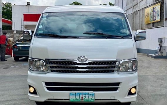 Selling Pearl White Toyota Hiace Super Grandia 2011 in Quezon City-1