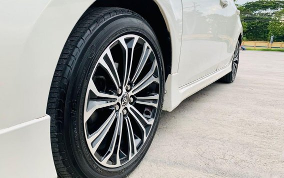 Sell Pearl White 2021 Toyota Corolla Altis in San Fernando-3