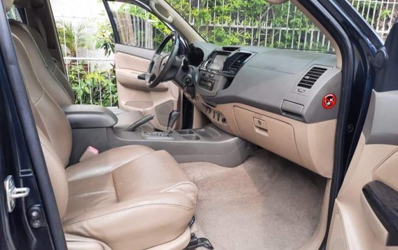 Grey Toyota Fortuner 2013 for sale in Manila-6